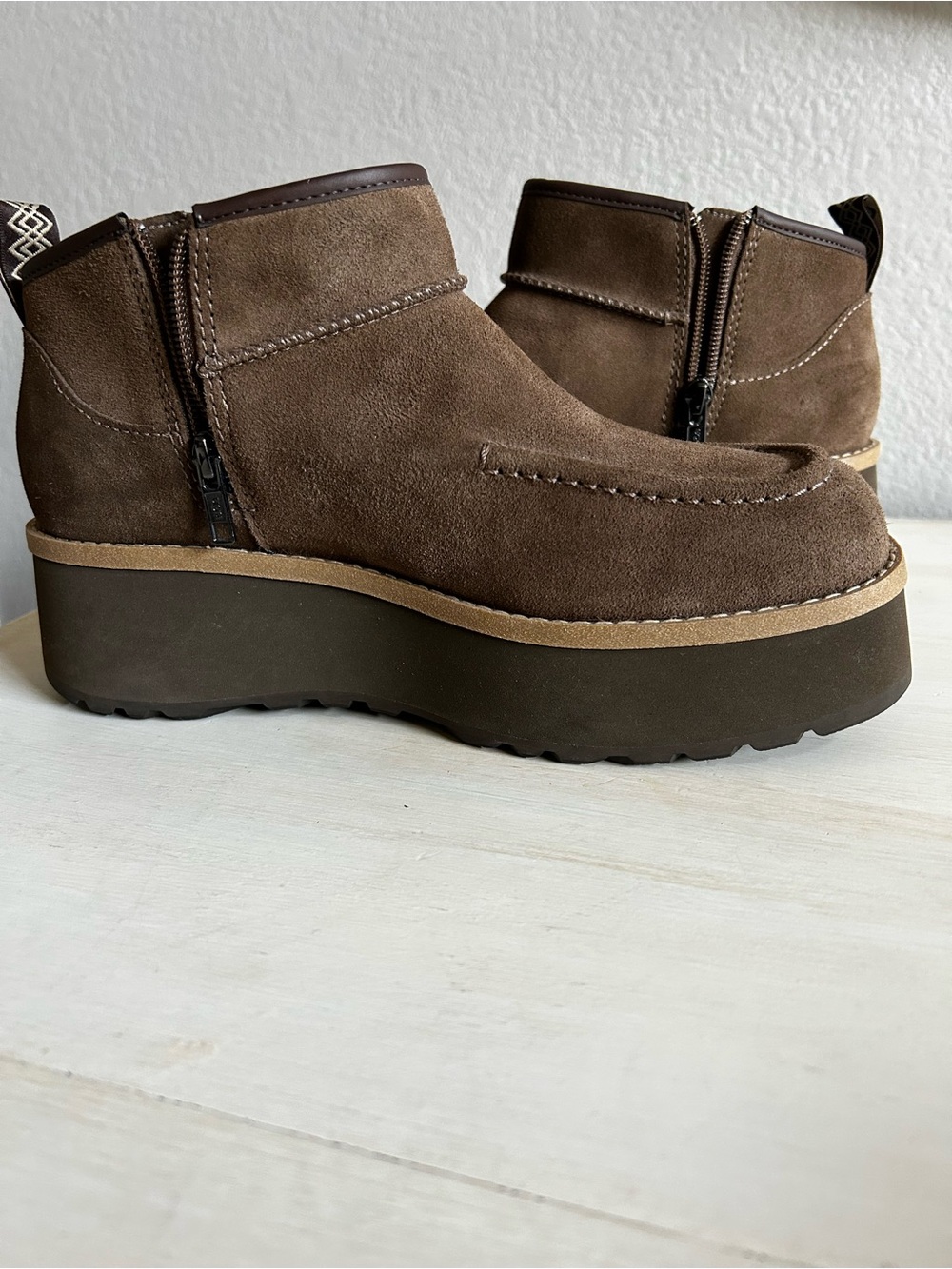 UGG Cityfunc mini water resistant ankle boots, chocolate brown, women’s size 8.5 - Picture 6 of 8